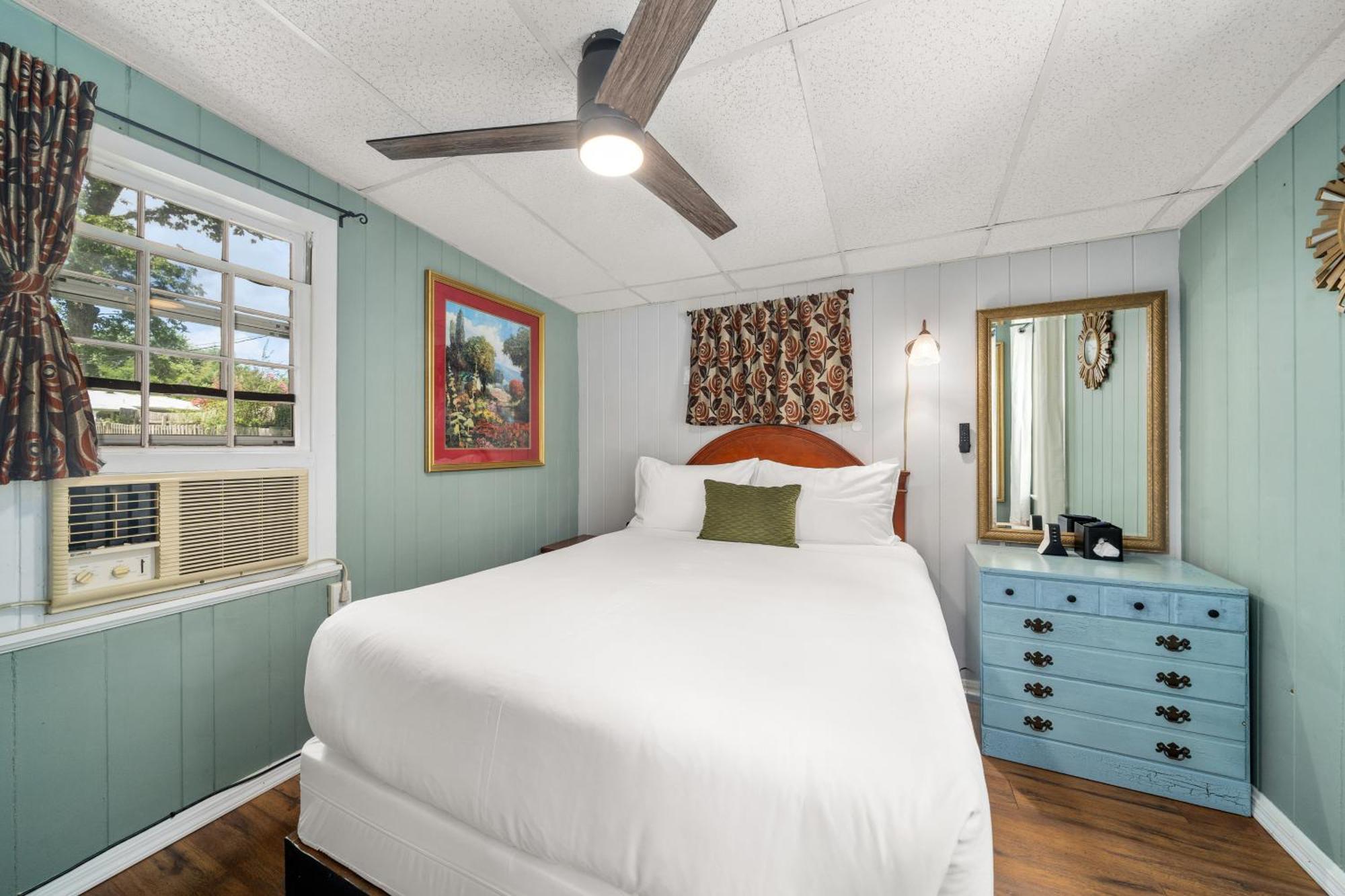 Cedarwood Inn Hendersonville Zewnętrze zdjęcie