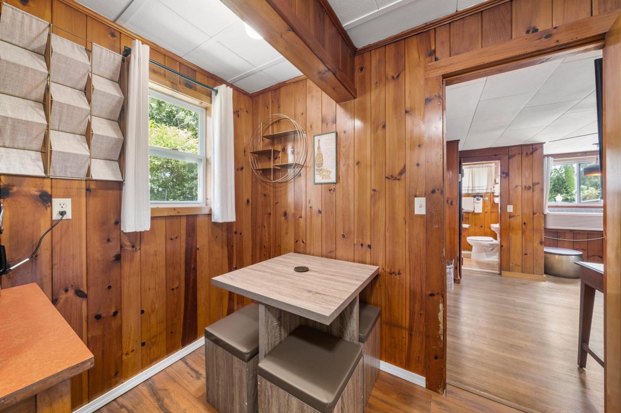 Cedarwood Inn Hendersonville Zewnętrze zdjęcie