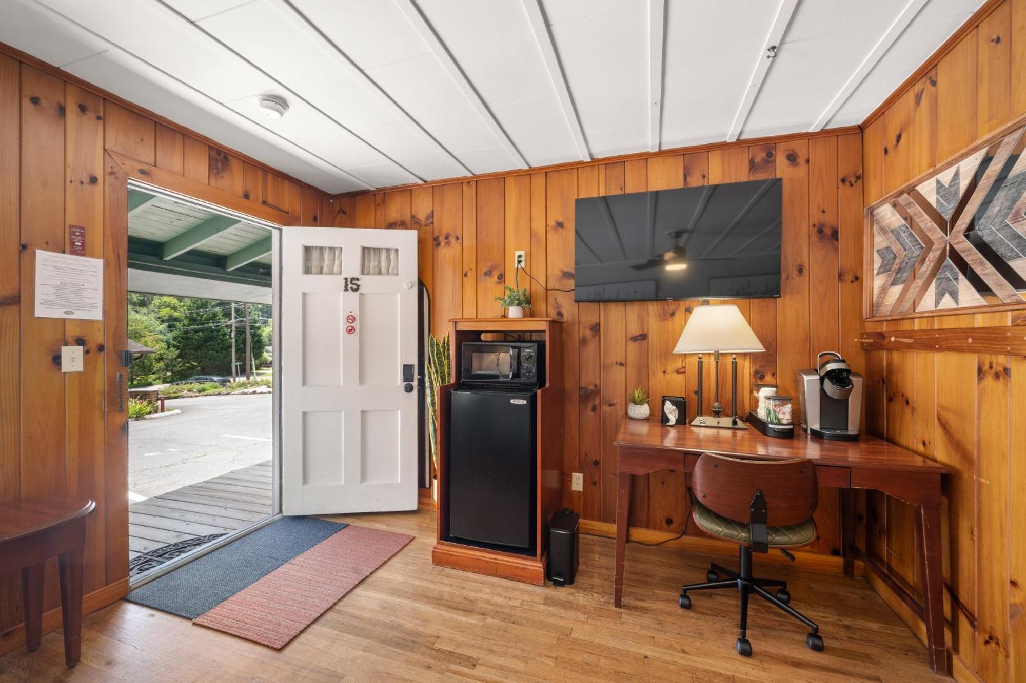 Cedarwood Inn Hendersonville Zewnętrze zdjęcie