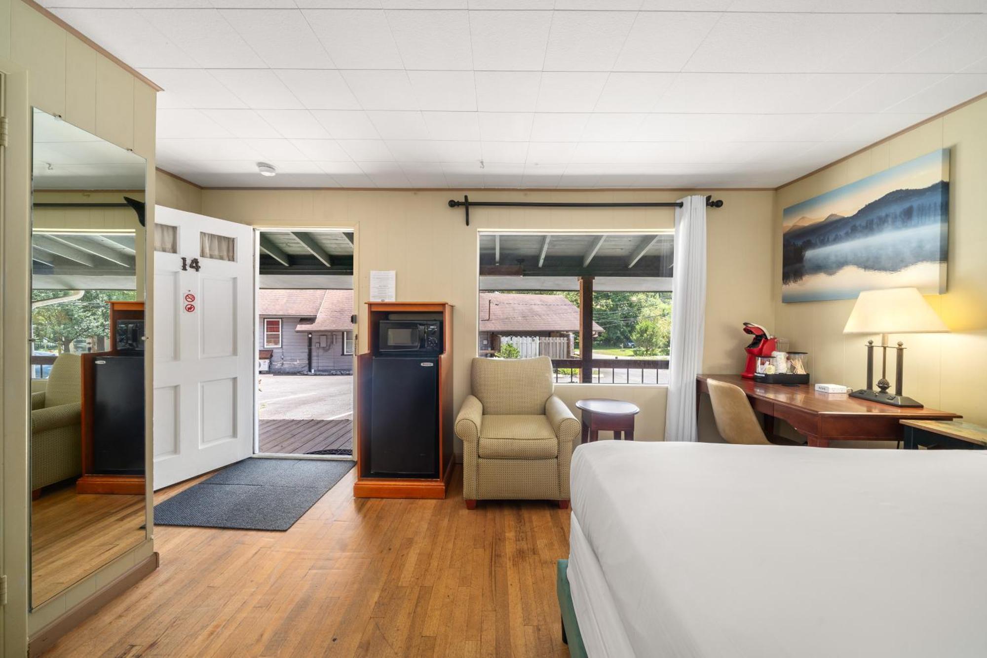 Cedarwood Inn Hendersonville Zewnętrze zdjęcie
