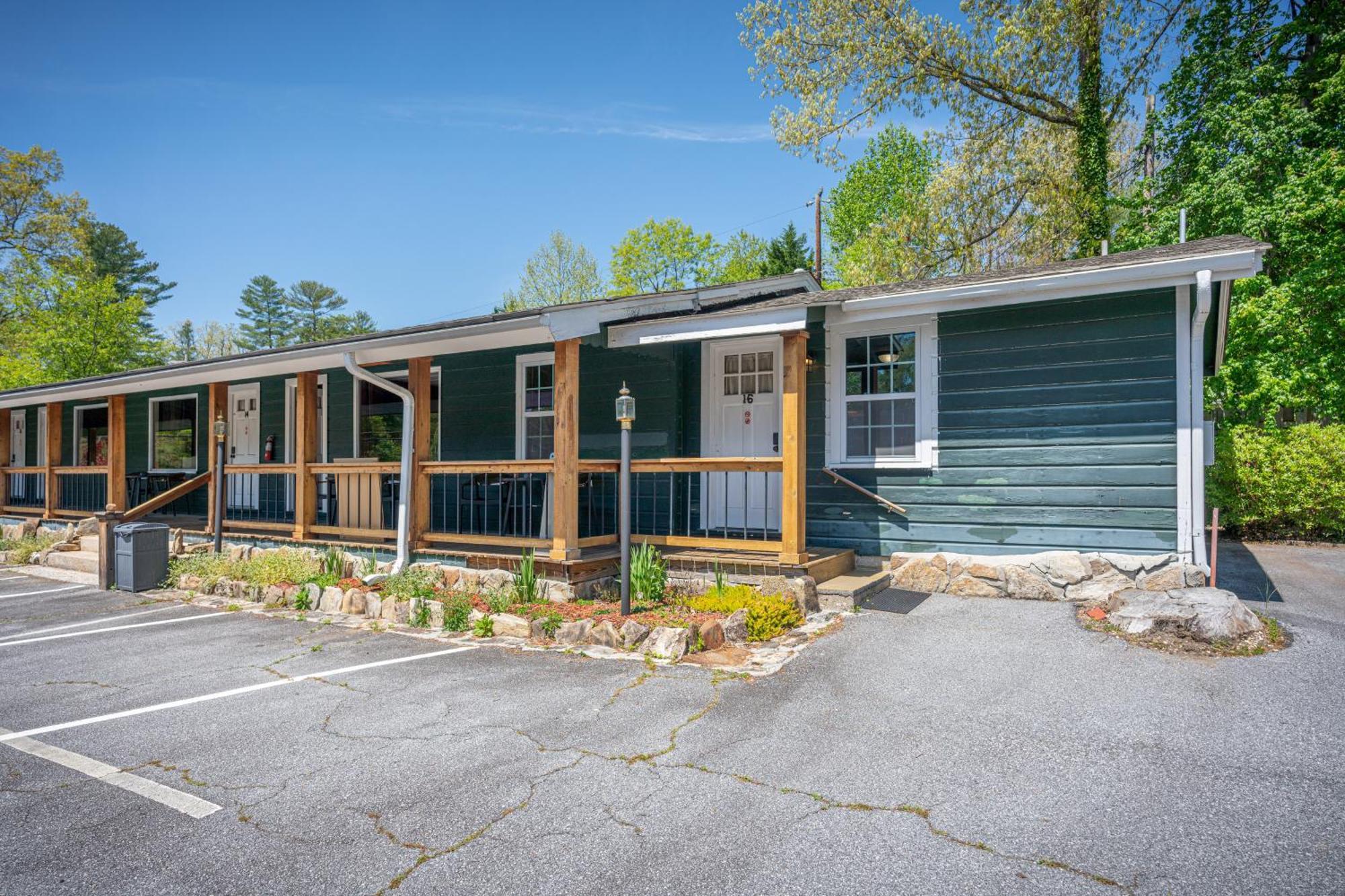 Cedarwood Inn Hendersonville Zewnętrze zdjęcie