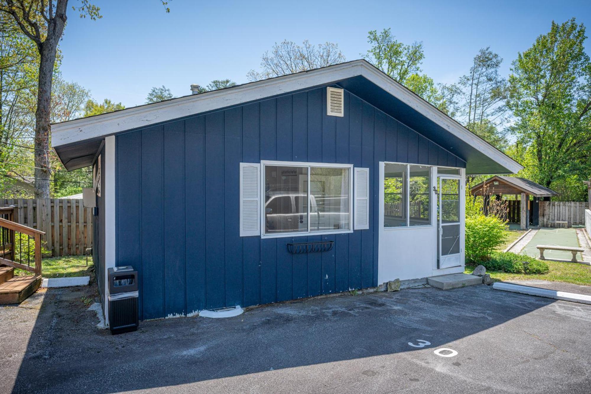 Cedarwood Inn Hendersonville Zewnętrze zdjęcie