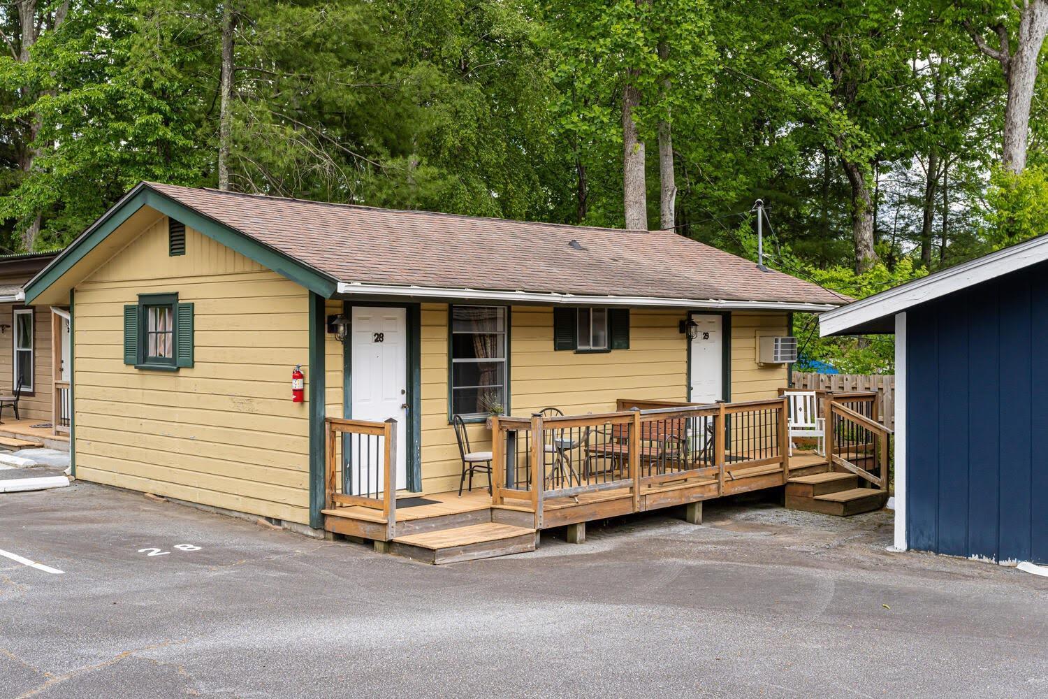 Cedarwood Inn Hendersonville Zewnętrze zdjęcie